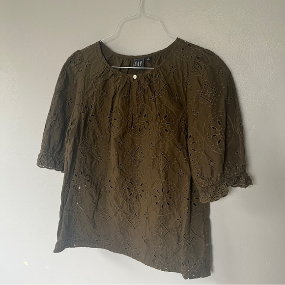 GAP Women's Olive Eyelet Blouse Green Small - Picture 2 of 8